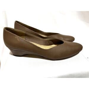 Naturalizer Scoop Wedge Slip On brown heels flats 9.5 Womens Career comfort chic